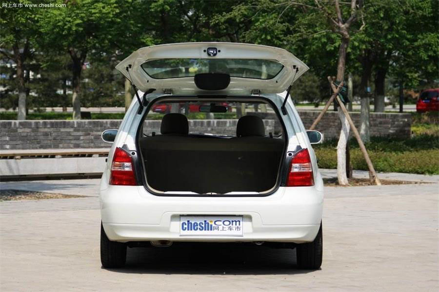 日产骊威2013款劲锐型1.6豪华版,10万以下空间大的车