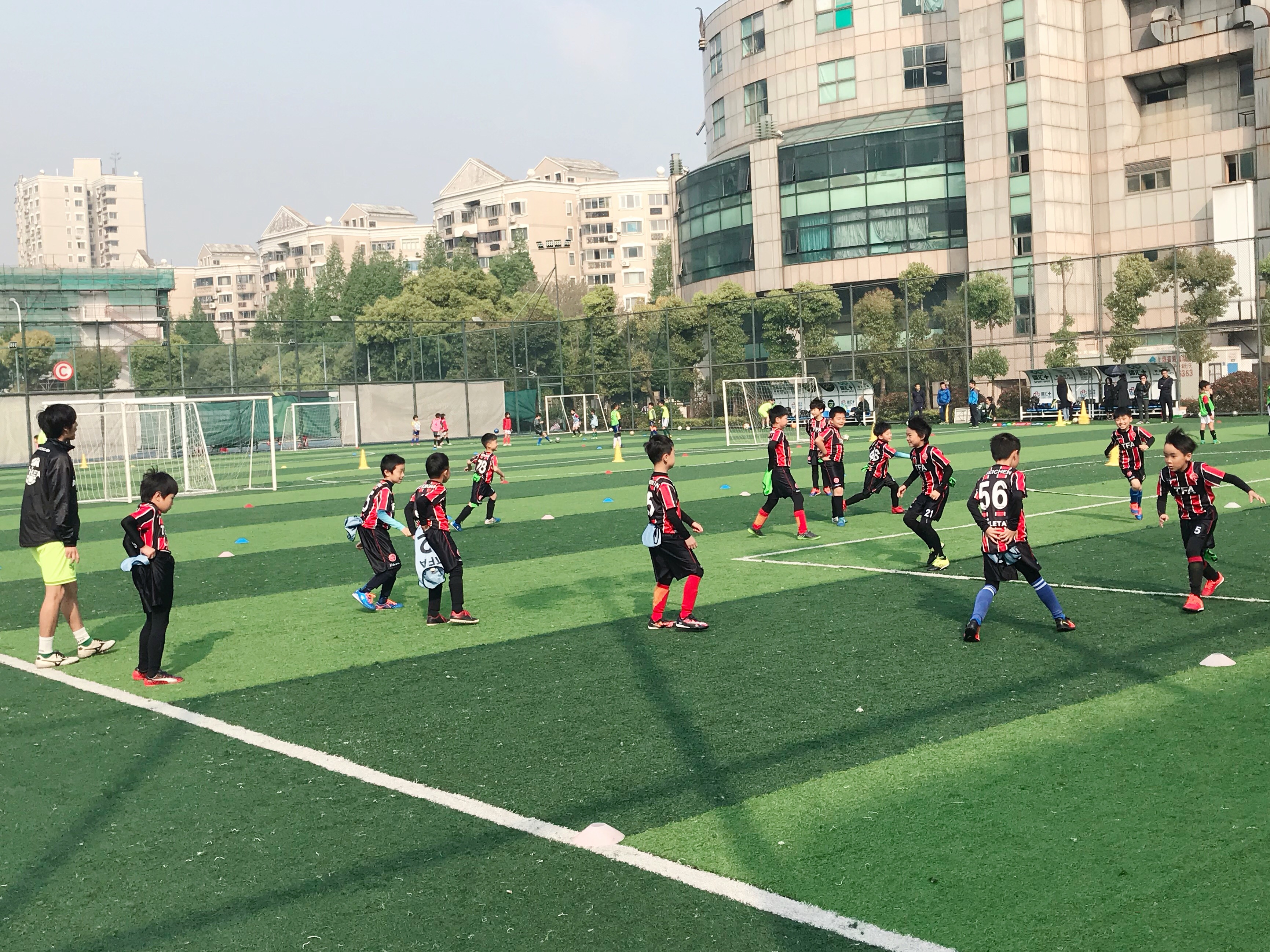 日本足球热身小游戏,儿童足球青训热身游戏