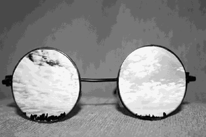 当代年轻人说没格局,没钱比没格局重要吗