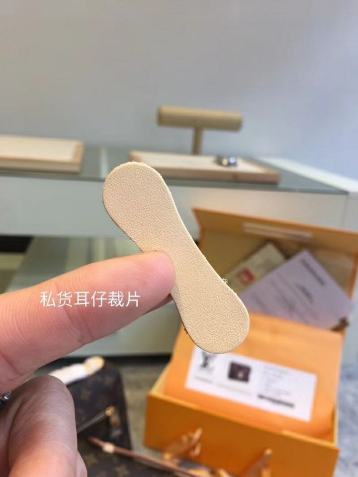 为什么lv的包这么丑还这么贵,真正的lv包是怎么样的