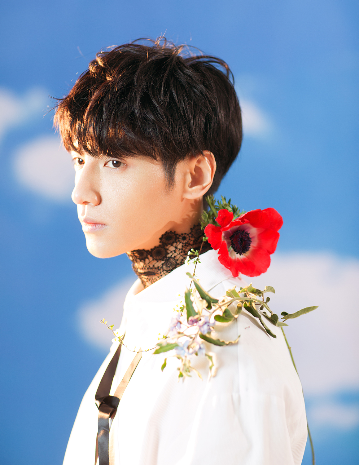 罗云熙发光的鞋子,罗云熙白色舞鞋mv完整版