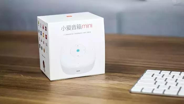 雷军测试小爱播放传奇,小米小爱AI第一代测评