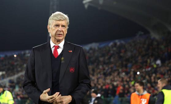 温格走后阿森纳为什么一落千丈,温格重返阿森纳主场詹俊的反应