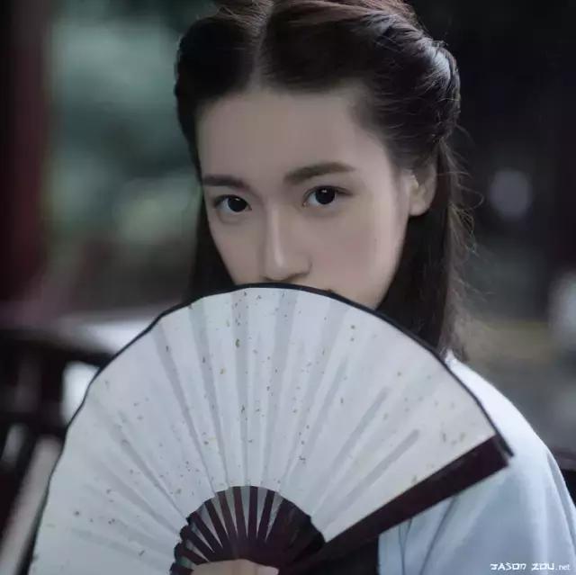 欣赏一个人始于颜值敬于天才,欣赏一个人始于颜值敬于知慧合一