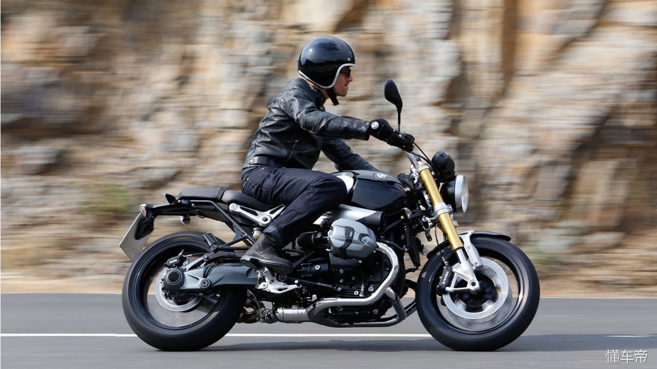 本想写豪爵，但看到那些无底线的报道，我决定写宝马了！