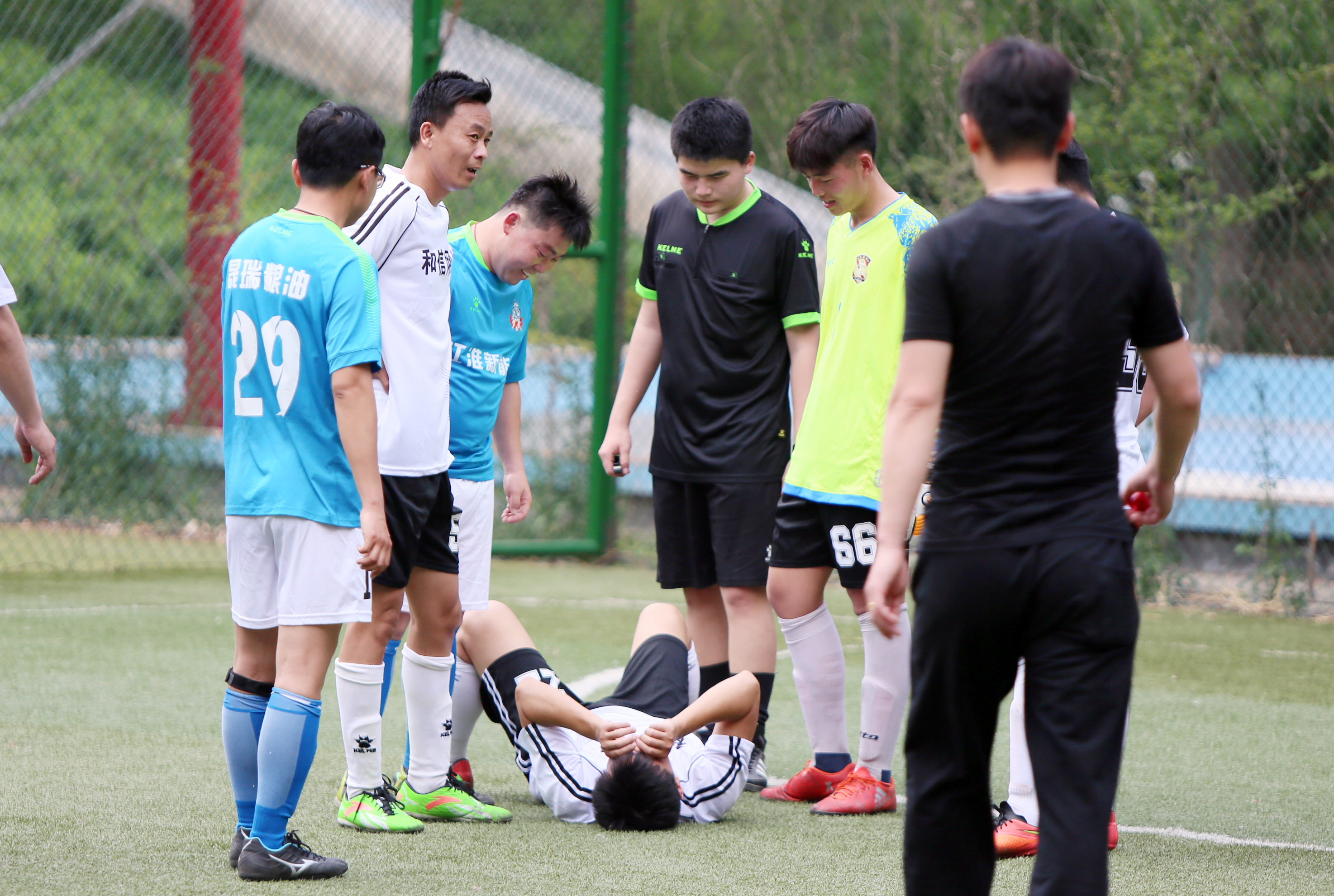 瓒呰秺鏉浗闄呰冻鐞冮個璇疯禌,绗竴灞婅秴瓒婃澂鏍″洯瓒崇悆姣旇禌