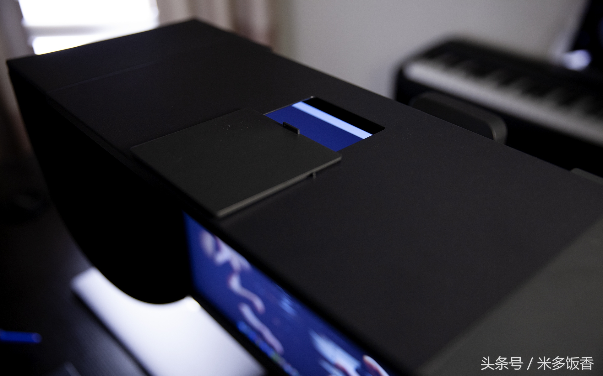 sw240显示器和苹果显示器对比,sw240显示器与苹果显示器