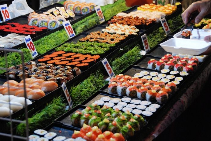 清迈星期日最大的夜市,清迈最大的露天夜市