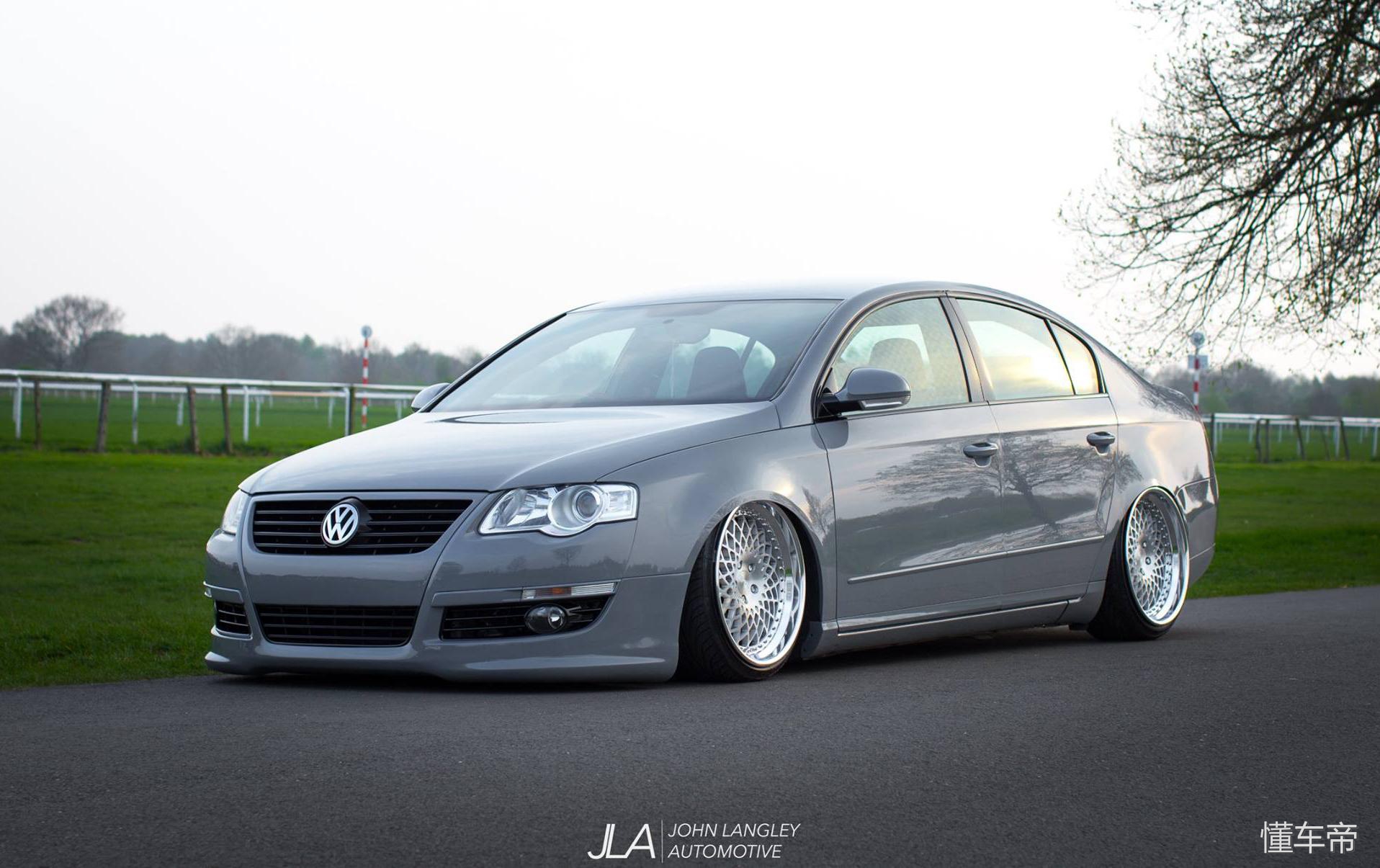 虽然手动挡让人着迷，但是这辆迈腾的轮毂让洗车工抓狂！