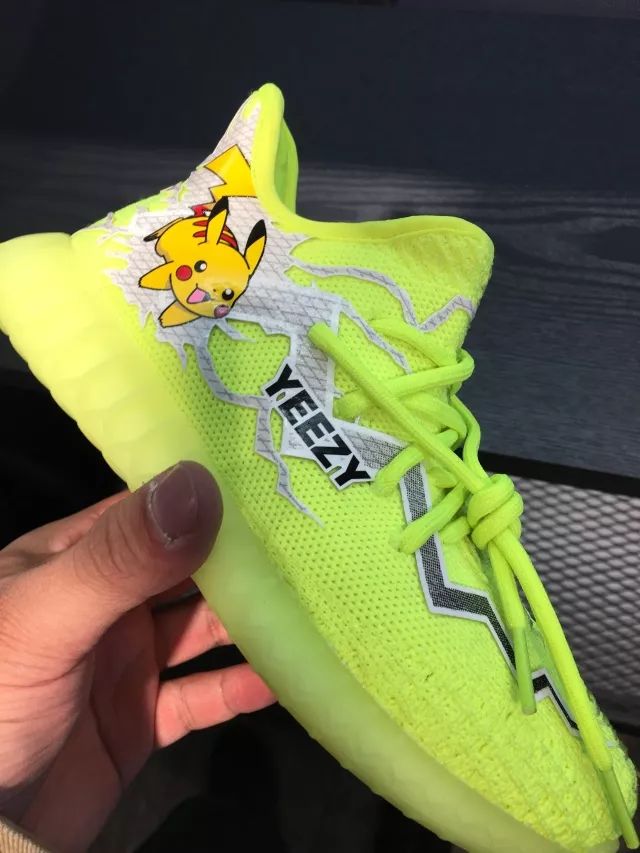 我冒着生命危险暗访了定价1999元的山寨YEEZY订货会