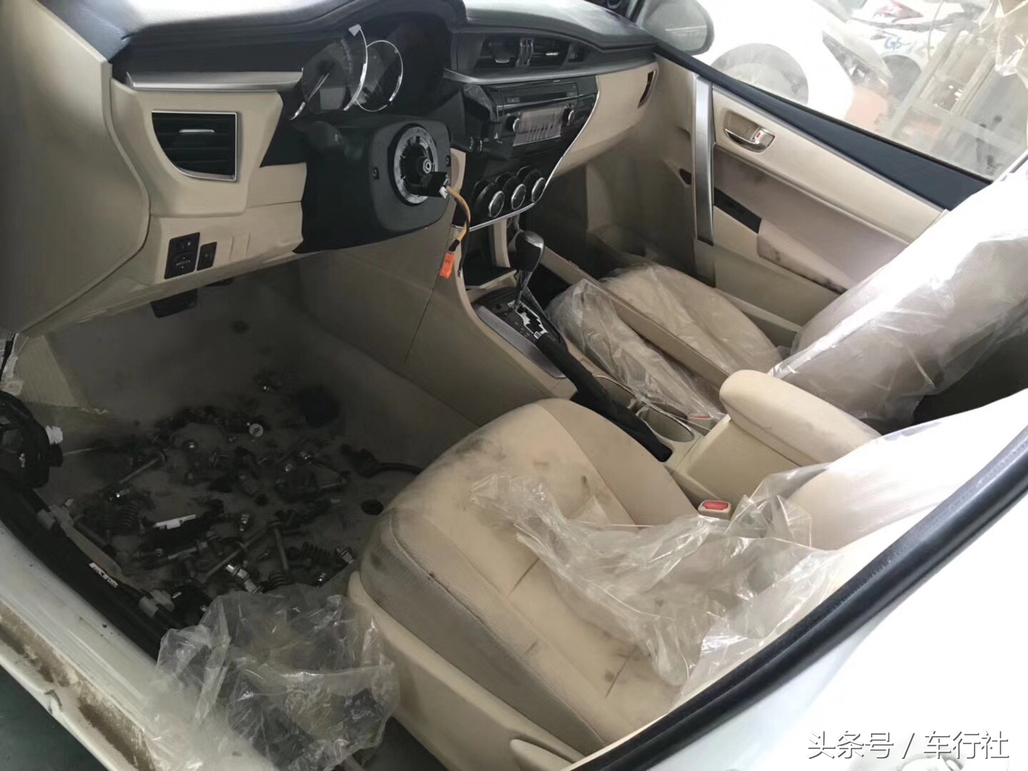 丰田威驰拆车视频讲解,懂车帝丰田威驰拆解