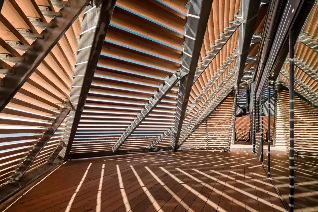 在家里闷骚，去上班腻歪，大千世界，到底哪里才是世外桃源？