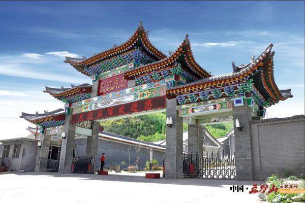 去五台山的人一定会遇到文殊菩萨,每个人都可以去五台山见文殊菩萨