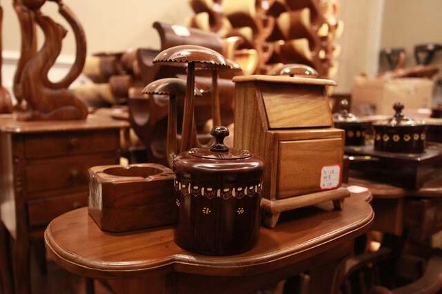 打造健康生活云之龙家居举办一元起拍万元臻品家具、珠宝和字画