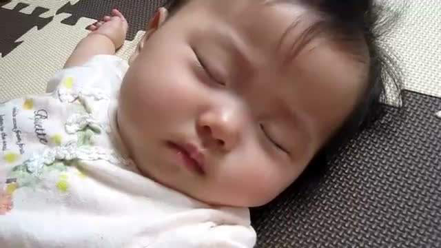 宝宝一周没拉大便打屁很臭,宝宝一周多没拉粑粑了怎么办