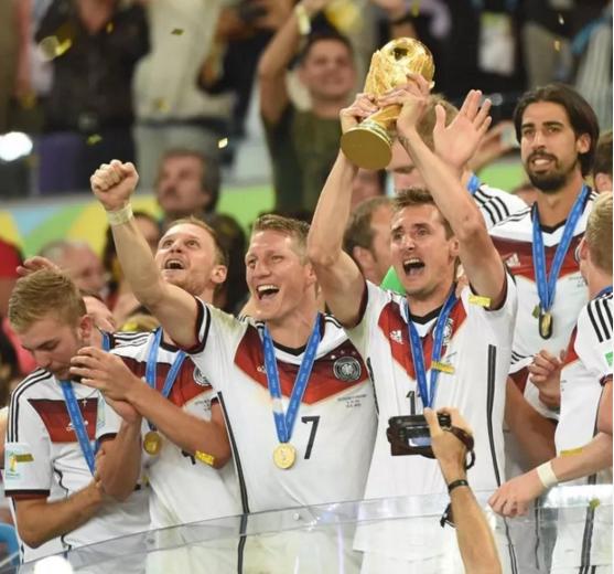 球迷感叹青春不过几届世界杯,青春不过是四年一届的世界杯