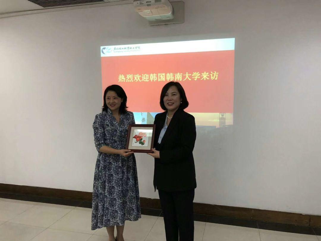 国润国际教育陪同韩南大学代表团一行拜访广东轻工职业技术学院