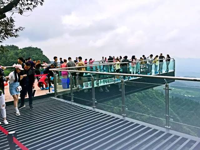 假如生活没精神怎么办，你需要来重庆奥陶纪受点冲击