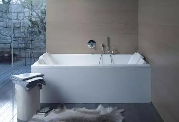 独立浴缸怎么装好看,浴室里面装上浴缸怎样搭配好看