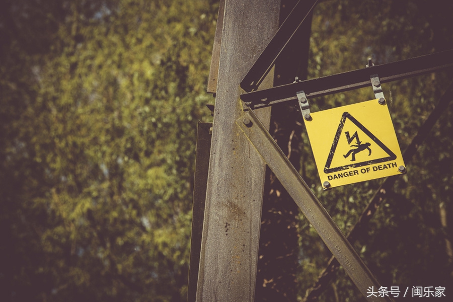 好的生活需要一款舒适的沙发,一套舒适的沙发给你一个温馨的家