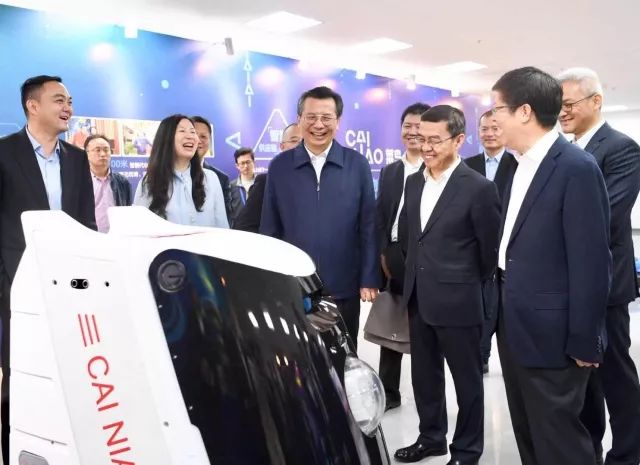 今天，我的城又添新名片——大西安新零售之城，与阿里巴巴第三批签约也来了，这次更振奋人心！