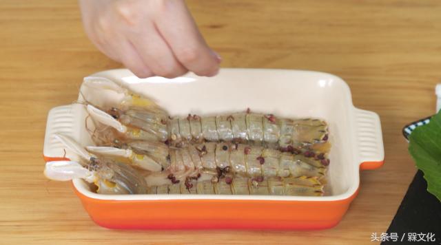 椒盐皮皮虾最简单的家常做法,椒盐皮皮虾最简单的做法