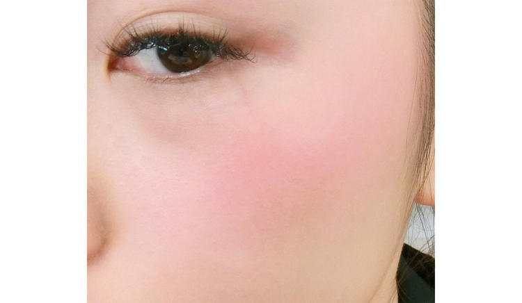 彩妆夏季限定腮红色号搭配图片,小长假美妆出行