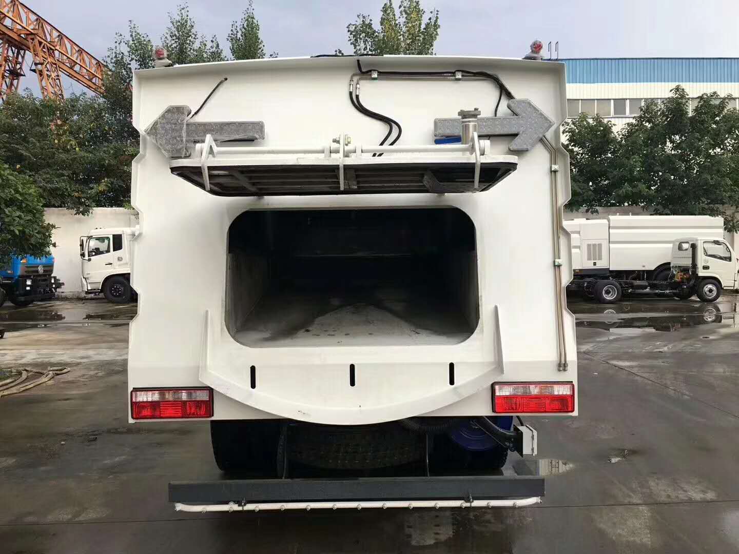 纯电动多功能洗扫车多少钱一辆,多功能洗扫车需要什么手续