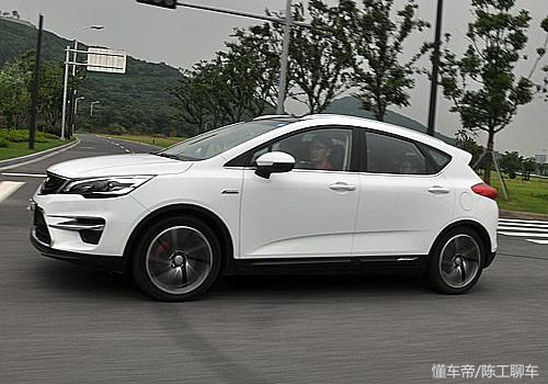 开车行驶中感觉后面有异响,车后悬挂有响声