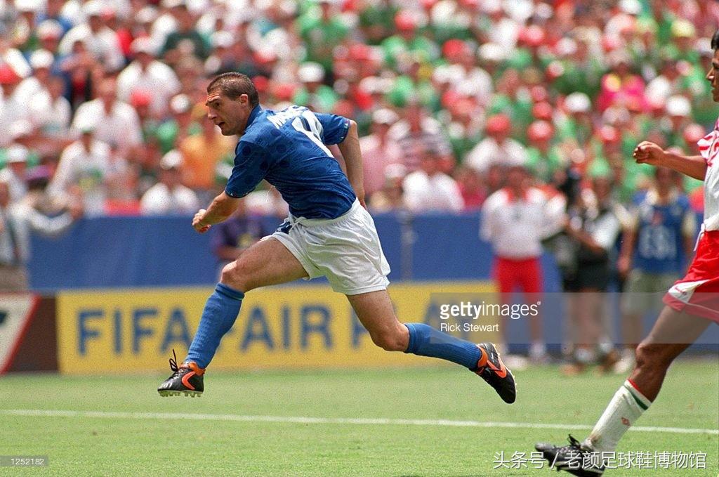 1970年世界杯足球鞋,2006世界杯猎鹰足球鞋