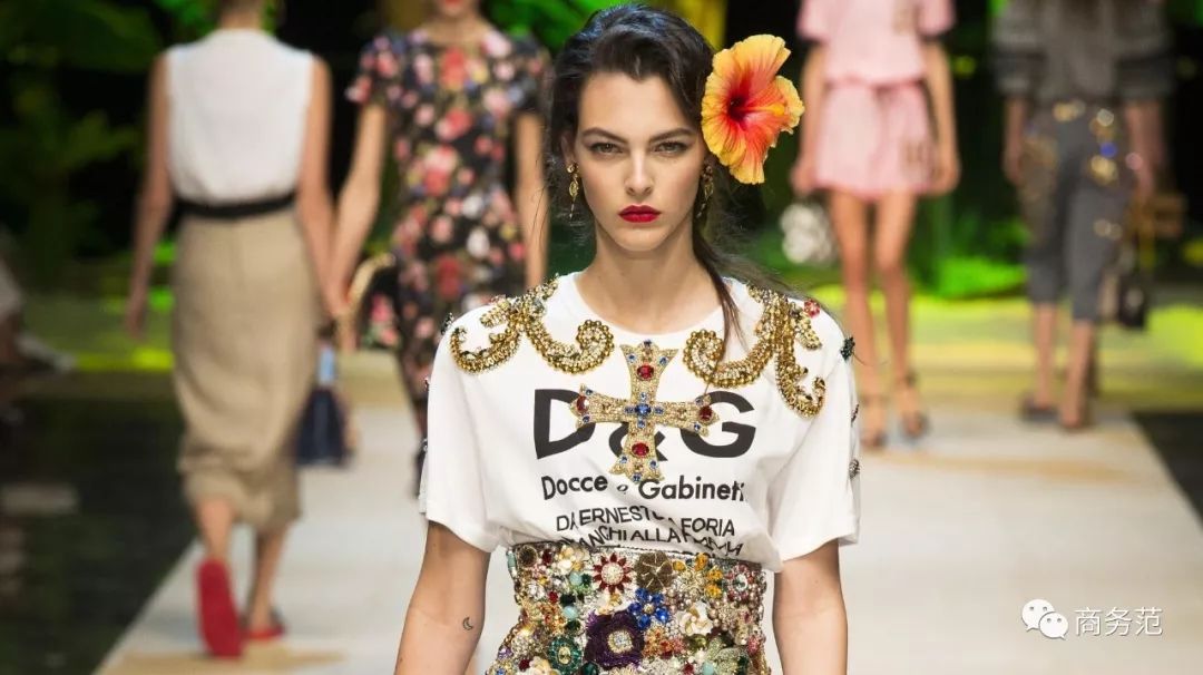 夏天必不可少的t恤,十大最好看潮款t恤