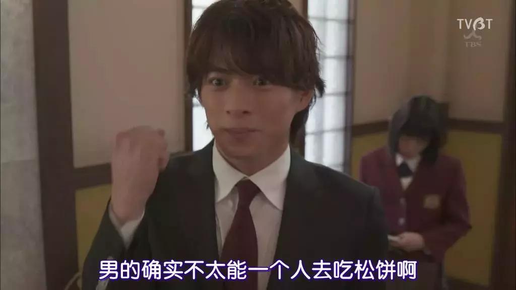 剧情老套夸张但没有违和感 (剧情很老套但是很好看)