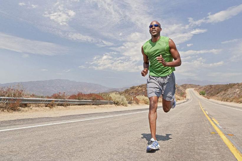 跑步最好穿什么样的跑鞋,跑步新手300以内跑鞋性价比之王