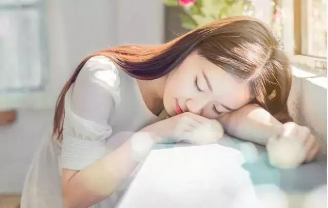 女的经常内裤很脏是白带吗,女性老是内裤里有白带