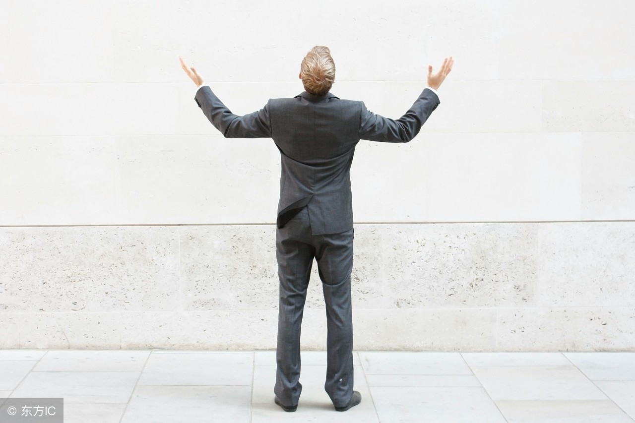 为什么ktv全有厕所,为什么ktv都有量贩两个字