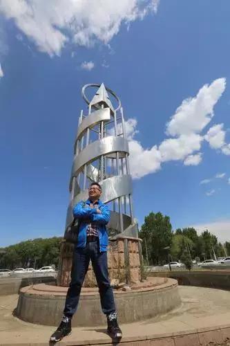 别了!包头极具地标性的雕塑之一北方奔驰“旋律”