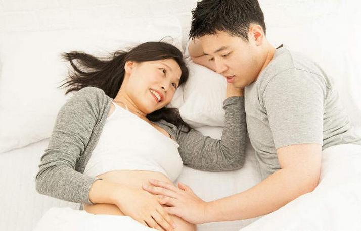 孕晚期这2周是胎动高峰期!经常被宝宝拳脚问候,你中招了吗?