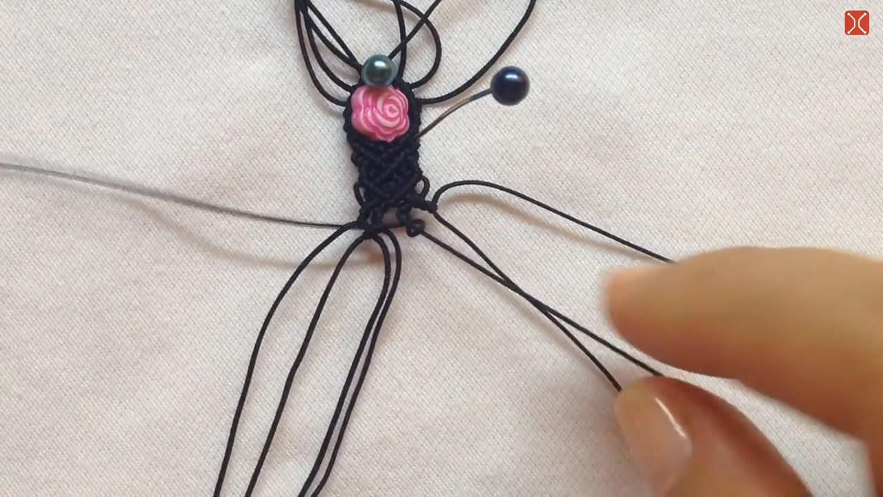 怎么折玫瑰花戒指又简单又漂亮,手工编织玫瑰花戒指的做法教程