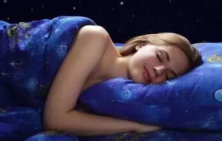 青春期如何祛除痘痘闭口痘印 (如何有效去除闭口和痘痘)