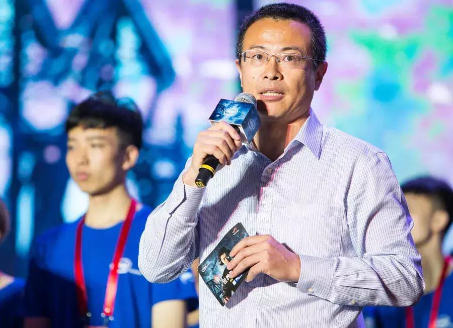 英特尔大师挑战赛燃爆斗鱼直播节，华硕ROG热血助阵