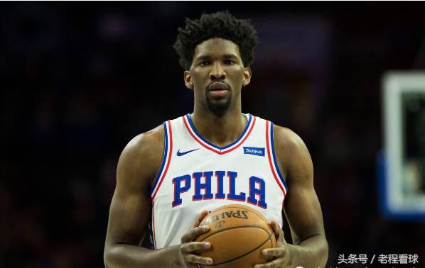 吹哈登连续两个进攻犯规,澳大利亚进攻犯规