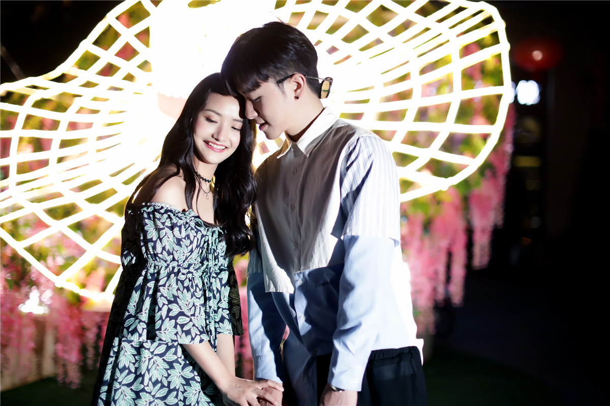 重庆小情侣秀恩爱,重庆小情侣旅游