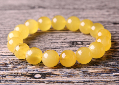 老蜜蜡挂件效果图,精美蜜蜡吊坠一套