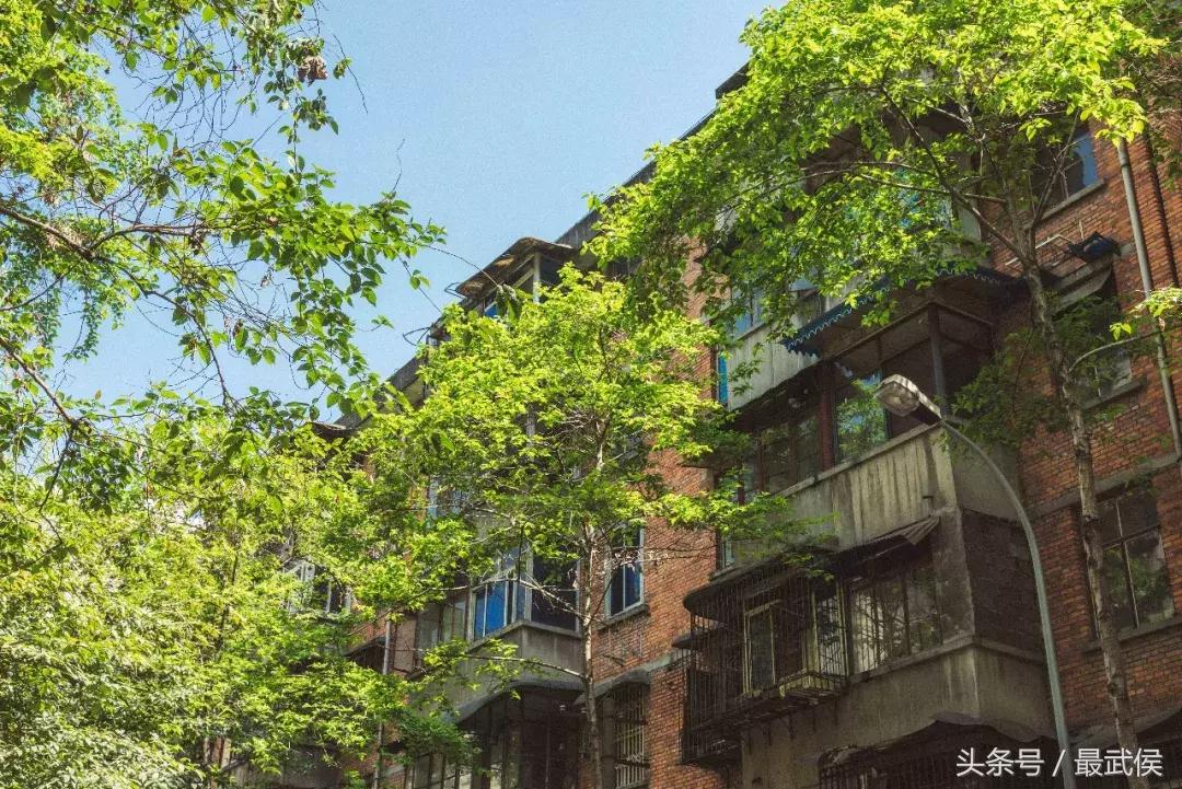 鎯充簡瑙ｆ垚閮戒汉姘戠敓娲诲幓鍝噷,浜嗚В鎴愰兘浜虹敓娲荤殑鍦版柟