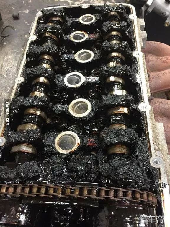 来看看机油是怎么保护发动机的,发动机的保护剂有必要加吗