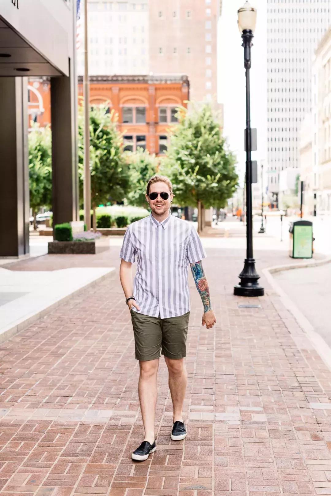 「条纹衬衫」最正确的打开方式就是“不好好穿”