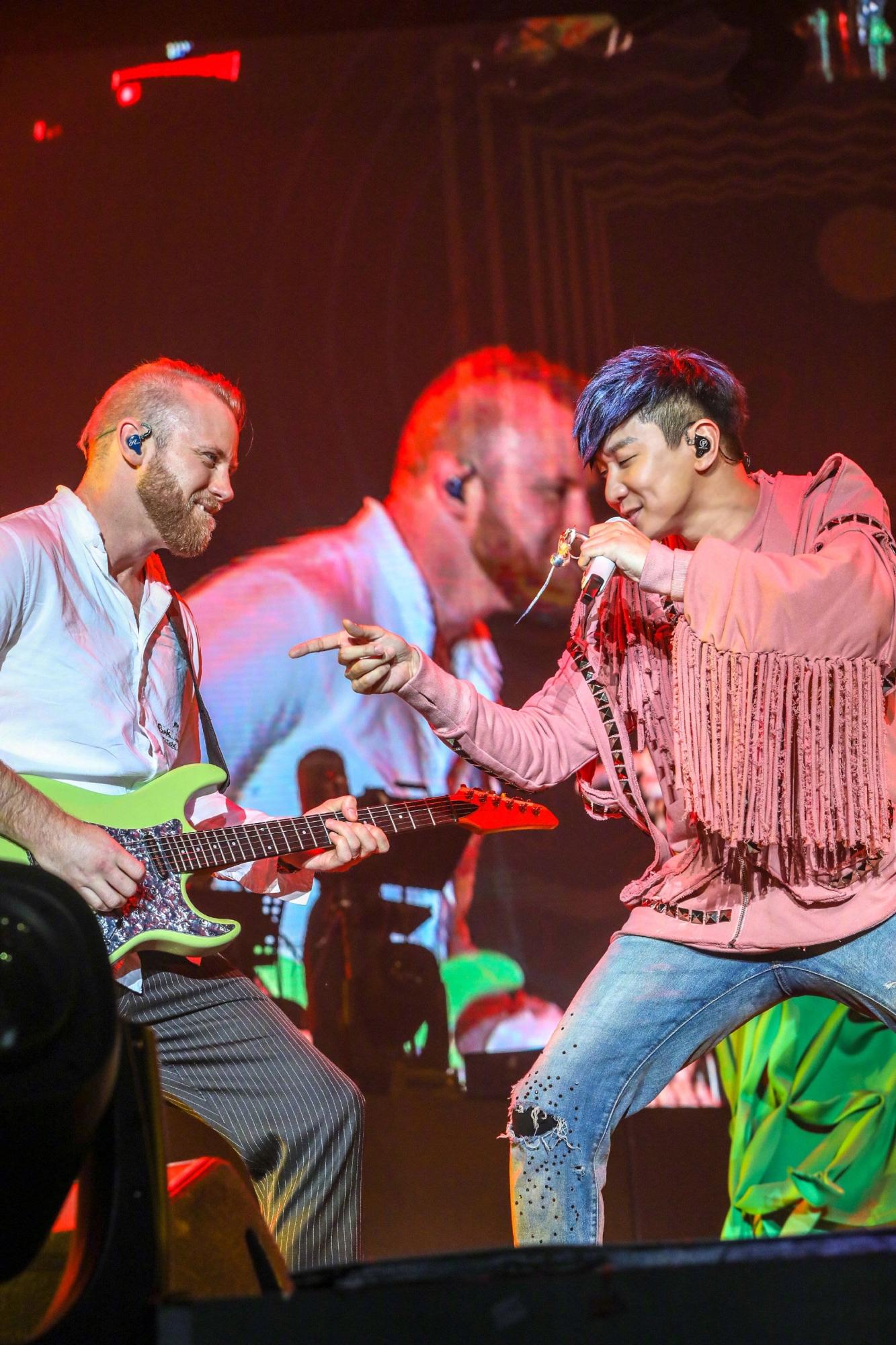 林俊杰圣所2.0重庆演唱会alwaysonline,林俊杰2018圣所iwillalwaysloveyou