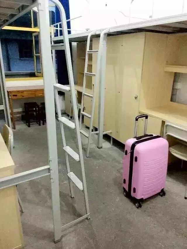 晒一晒你的大学宿舍,大学最好的双人宿舍