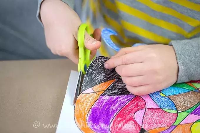 美术老师画的感恩母亲节绘画,大班美术母亲节简单手工