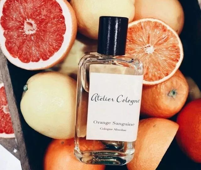 女人身上的香水味是什么很好闻 (你身上有他的香水味但没有我的贵)